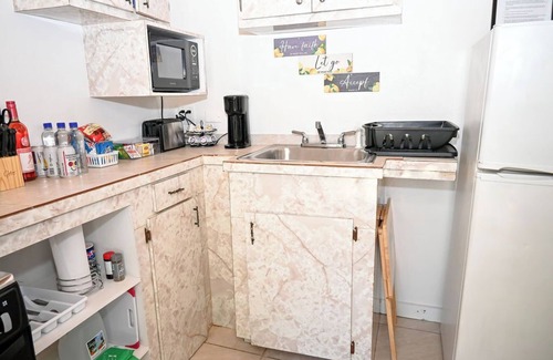 Rock Sound Appartement | Charming 1-bedroom Apartment with AC, WiFi in Fantastic Rock Sound