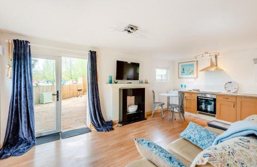 Chelmsford Maison | Island Lodge
