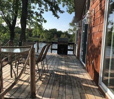 Nipissing Maison | Island Retreat at waters edge Boat&Motor Included