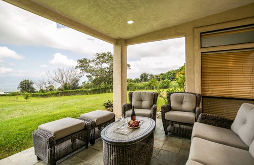 Kula Villa | Sept / Oct prix réduit! Les murs de verre coulissant, magnifique vue sur l'océan et le mont!