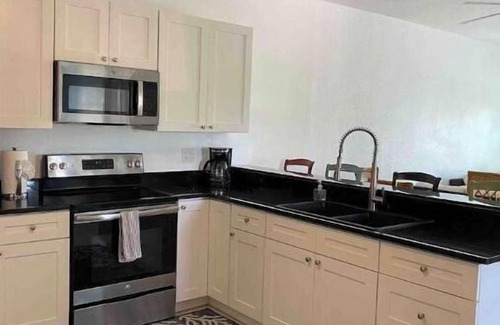 Treasure Cay Copropriété | Island Vibe #1 3 bedroom condo near the beach