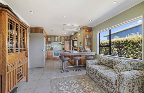 Paraparaumu Beach Maison | Island View Beach House - Paraparaumu Beach Home