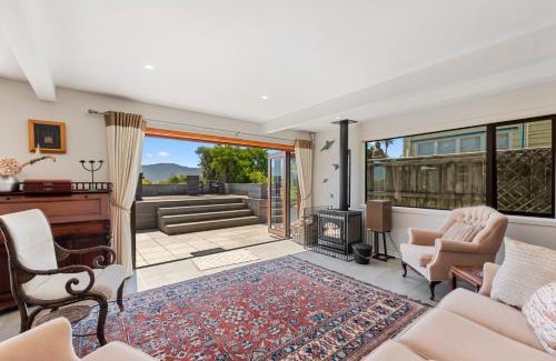 Paraparaumu Beach Maison | Island View Beach House - Paraparaumu Beach Home