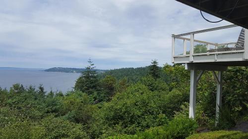 Three Tree Point Maison | Island View-Spectacular view of Puget Sound and the Olympic Mountains