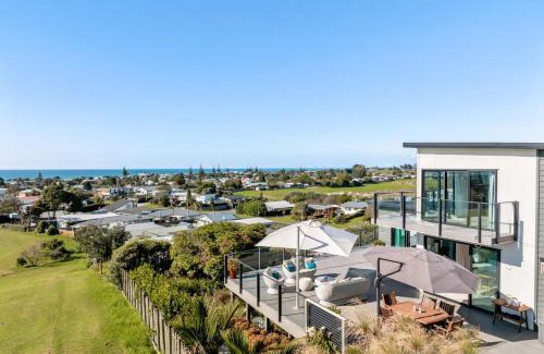 Waihi Beach Maison | Island Views - Waihi Beach Holiday Home
