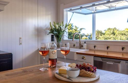 Oneroa Maison | Island Villa- Stay Waiheke