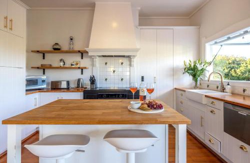 Oneroa Maison | Island Villa- Stay Waiheke