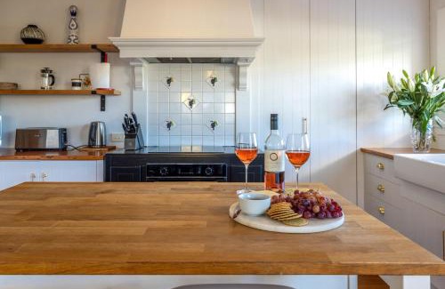 Oneroa Maison | Island Villa- Stay Waiheke