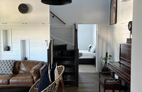 Hamilton Maison | Islington Cottage