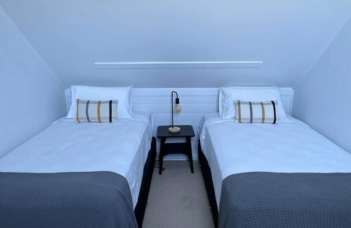 Hamilton Maison | Islington Cottage