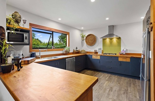 Te Horo Maison | Isness ... Your Haven on Hautere
