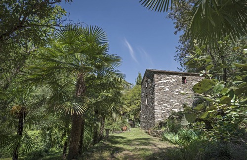Saint-Germain-de-Calberte Cottage | Gîte isolé en Cévennes, havre de paix, piscine naturelle sur grand parc arboré
