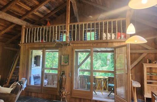 Thones Chalet De Ski | Isolated chalet in the heart of nature, forest, river.
