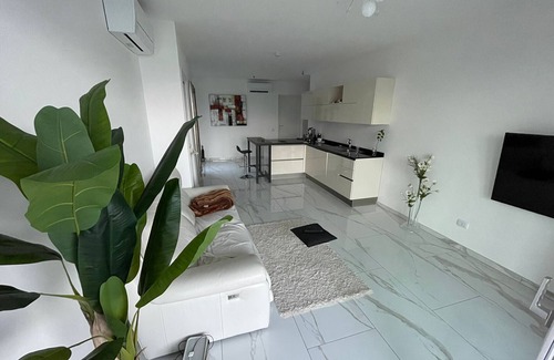Carciano Appartement | Isole apartment with pool and lake view in Baveno