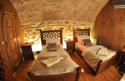 Karacabey Hôtel | Issız Han Tarihi Butik Otel