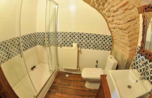 Karacabey Hôtel | Issız Han Tarihi Butik Otel