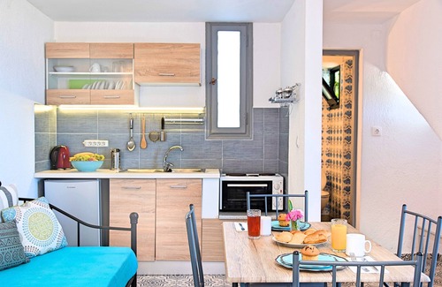 Istron Appartement | Istron Beachview Apartment