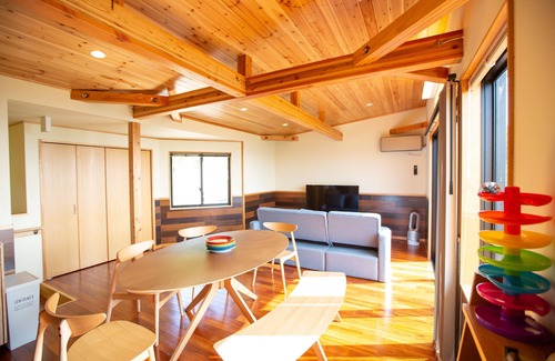 Tamagusuku-son Maison | Il s'agit d'un chalet privé sur le thème de l'arc-en-ciel nouvellement construit à Tamaki, Nanjo City, sud de l'île d'Okinawa (novembre 2019)