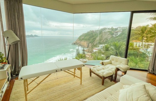 Joatinga Maison | It is located in a stunning and privileged setting on Joatinga beach.