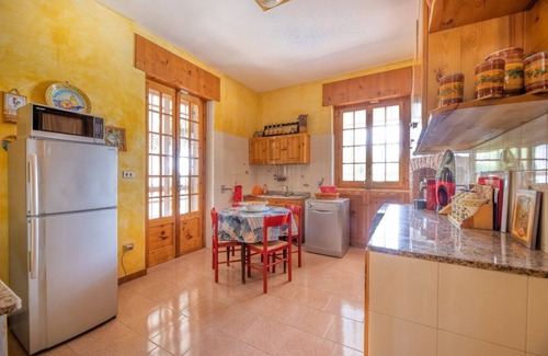 Pizzo Villa | Villa avec piscine, parc et pinède privée, à 100 mètres de la mer.