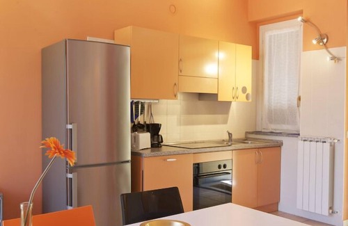 Maccagno con Pino e Veddasca Appartement | Avec des appartements d'angle beaucoup d'amour d'une chambre meublée dans une résidence avec piscine