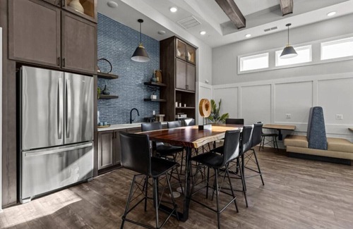 Lithia Springs Appartement | It's a cozy condo in the city!