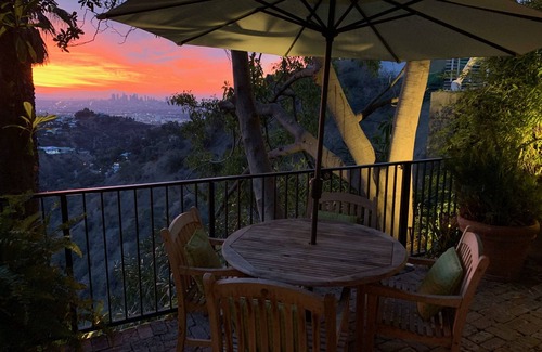 Hollywood Hills West Appartement | JETLINER VIEWS IN THE HOLLYWOOD HILLS