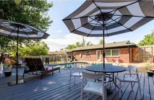 Central Oklahoma City Maison | It's Pool Time! Relax and Recharge at this Modern & Spacious Home.