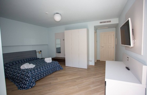 Santa Maria di Castellabate Hôtel | ZEUS-Triple-Confort-Salle de bain privée-Balcon