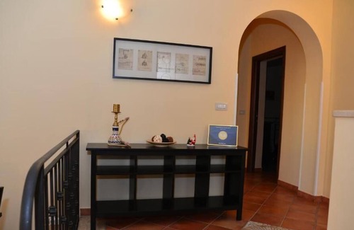 Villaggio del Pino-Le Ginestre Maison | Villa Cinzia - Appartamento con Vista Giardino