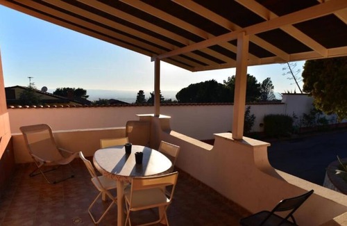 Villaggio del Pino-Le Ginestre Maison | Villa Cinzia - Appartamento con Vista Giardino