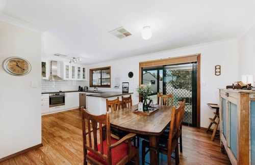 Frog Rock Maison | Ithaca Farm Cottage Country View Seclusion