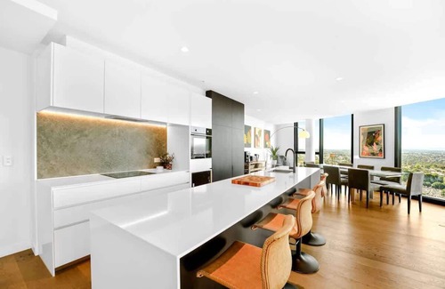 Heidelberg Heights Appartement | Ivanhoe Penthouse - Masterpiece w/ parking + views