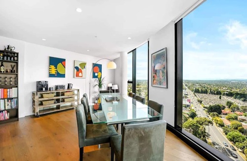Heidelberg Heights Appartement | Ivanhoe Penthouse - Masterpiece w/ parking + views