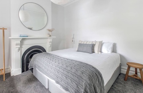 Collingwood Maison | Ivory Allure Crisp Collingwood Comfort