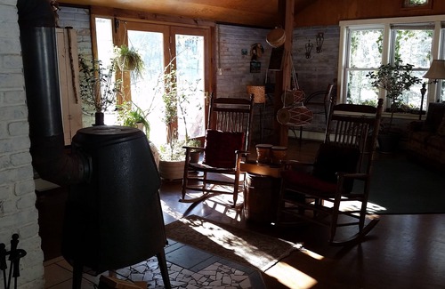 Catawissa Cottage | Ivy Cottage -Central Pennsylvanie Creekside