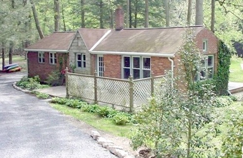 Catawissa Cottage | Ivy Cottage -Central Pennsylvanie Creekside