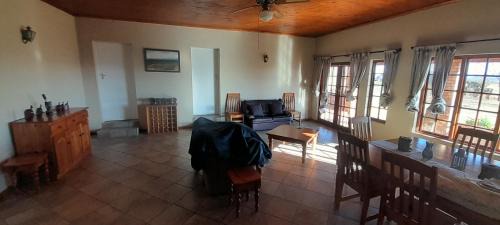 Elias Motsoaledi Maison | Ivy Cottage on Random Rocks Farm