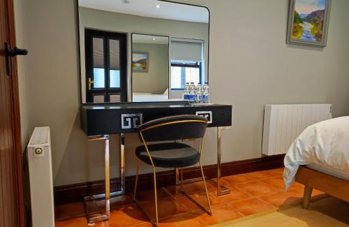 Claddagh Maison | Ivy House