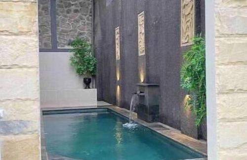 Dinoyo Villa | Ivy Villas with Private Pool