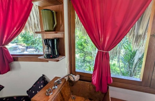 San Ignacio Cabine | Ix-Chel Palapa - Unique bungalow