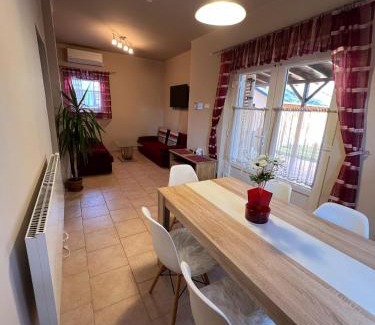 Balatonszarszo Appartement | Izabella Vendégház