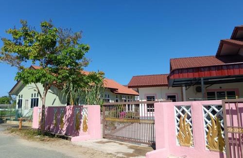 Kampung Gong Datok Maison | Izora Homestay