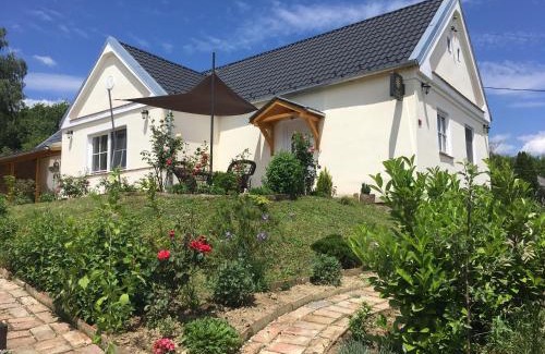 Homokkomarom Maison | Jókai Vendégház Homokkomárom