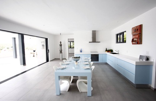 Willemstad Villa | J E T S E T Villa contemporaine élégante et géante à Spanish Water Bay