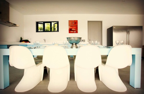 Willemstad Villa | J E T S E T Villa contemporaine élégante et géante à Spanish Water Bay