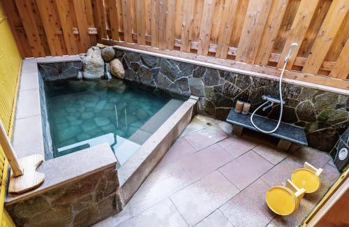 Tanabe Maison | J-Hoppers Kumano Yunomine Guesthouse