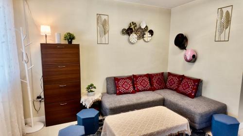 Antipolo Maison | J&J Antipolo 2 Bedroom Condo with Nature View, Netflix, Karaoke, & Threadmill