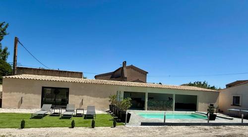 Entraigues-sur-la-Sorgue Maison | J&J Home