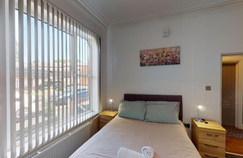 Smethwick Maison | J KYNS APARTHOME